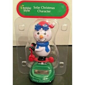 NEW Solar Powered Dancing Winter Christmas Snowman Frosty on Scooter Bobble Head